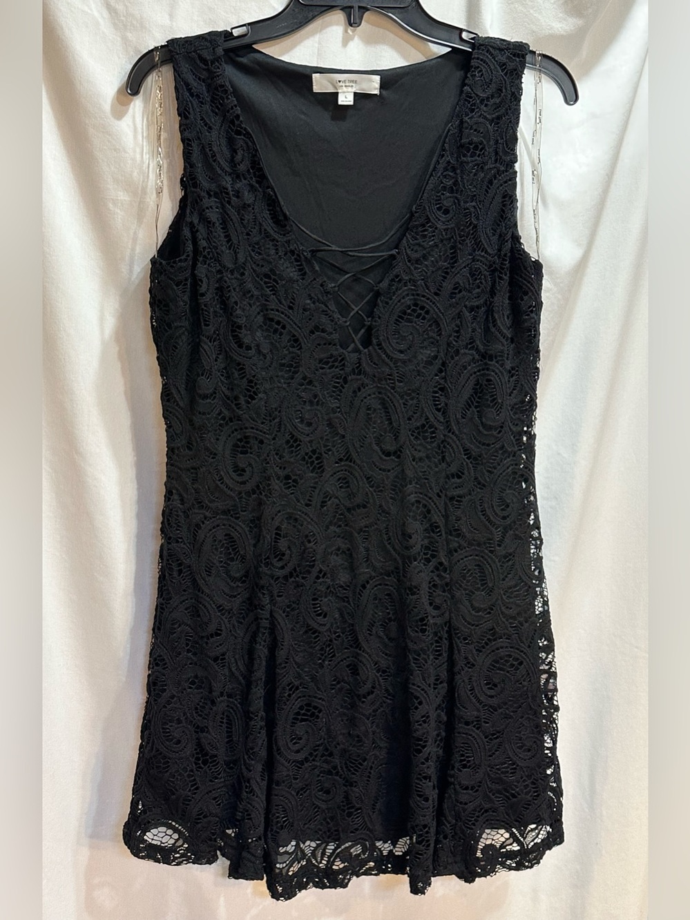 Love Tree Black Lace  V-Neck Dress